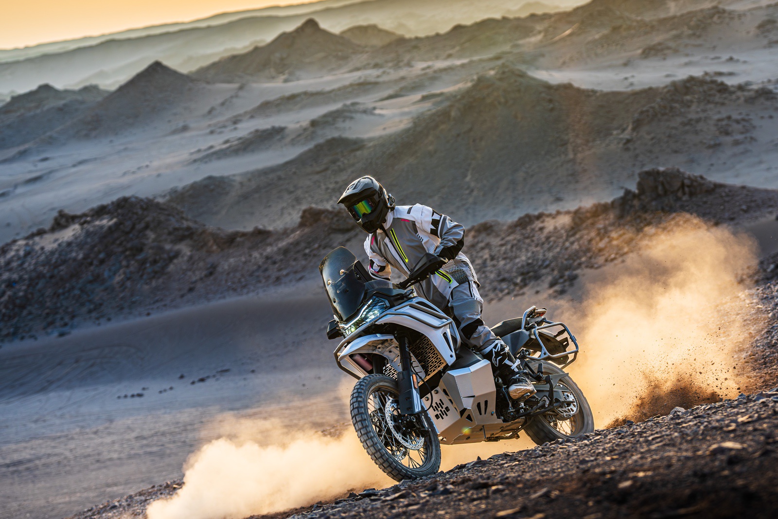 картинка CFMOTO 1000MT-X Турист (1000MT-X Touring) 
