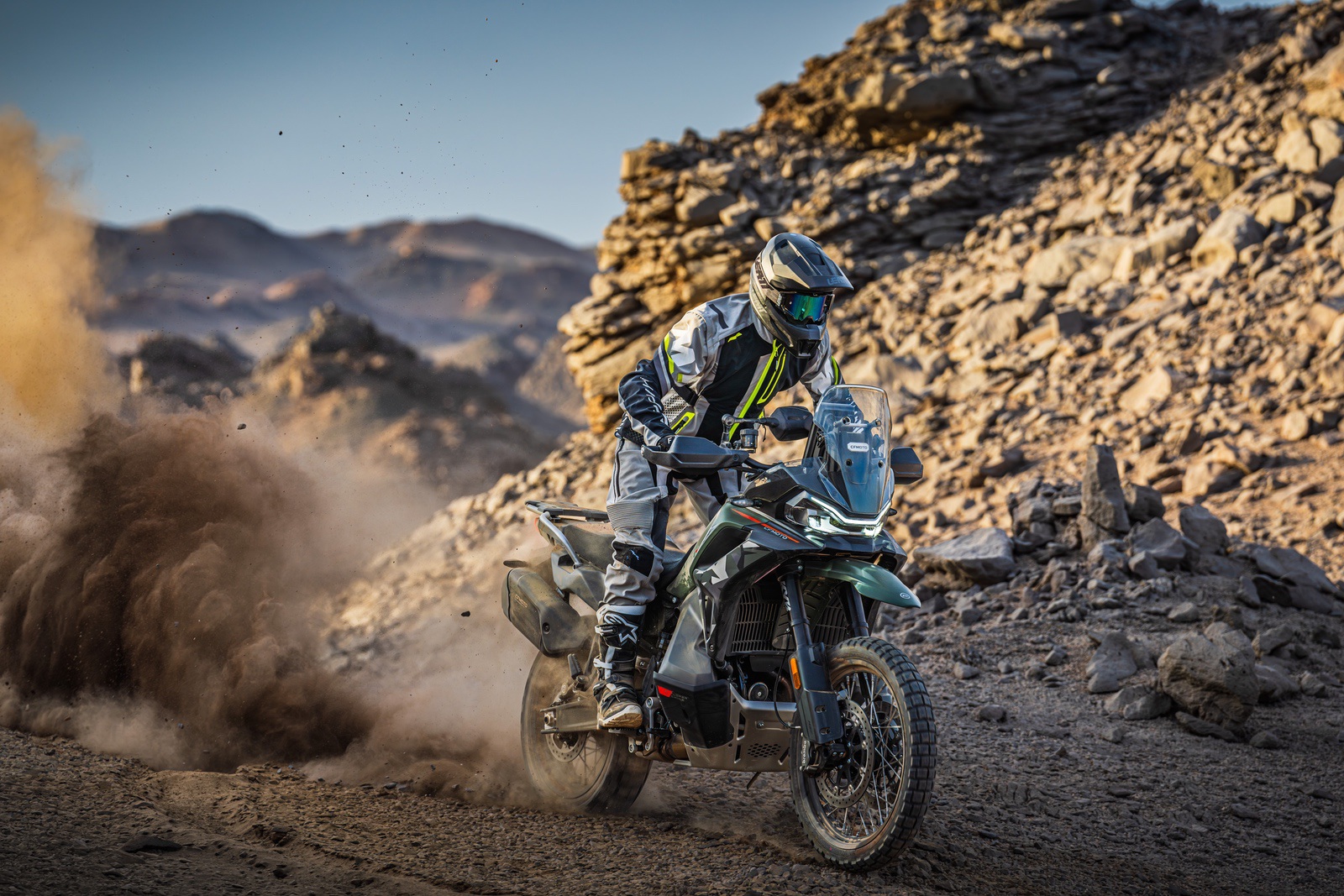 картинка CFMOTO 1000MT-X Спорт (1000MT-X Sport) 